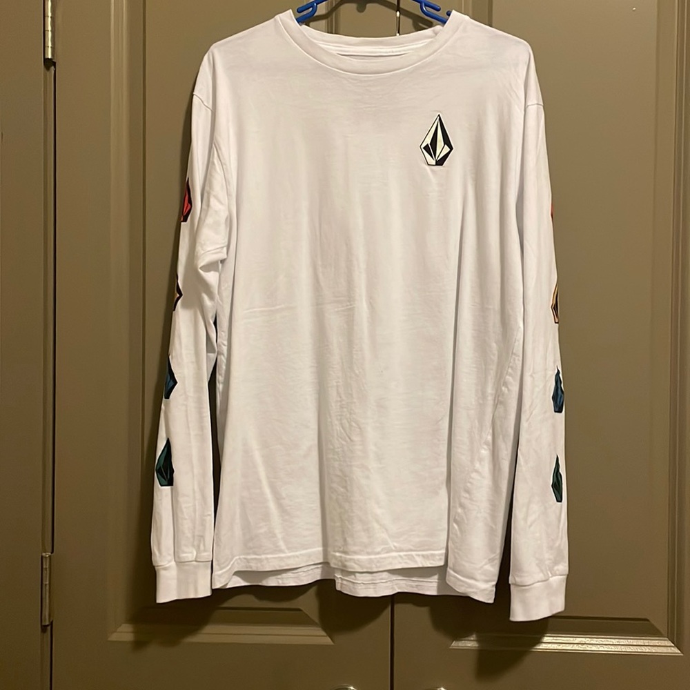 Large white volcom long sleeve